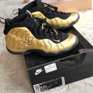 GLAM!! Practically new Nike foamposite!